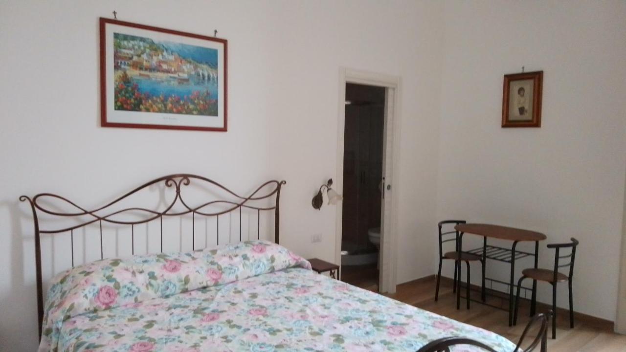 B&B Palazzo Sersale Napoli Luaran gambar