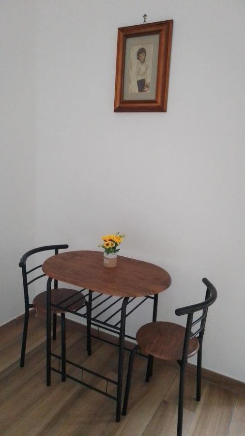 B&B Palazzo Sersale Napoli Luaran gambar