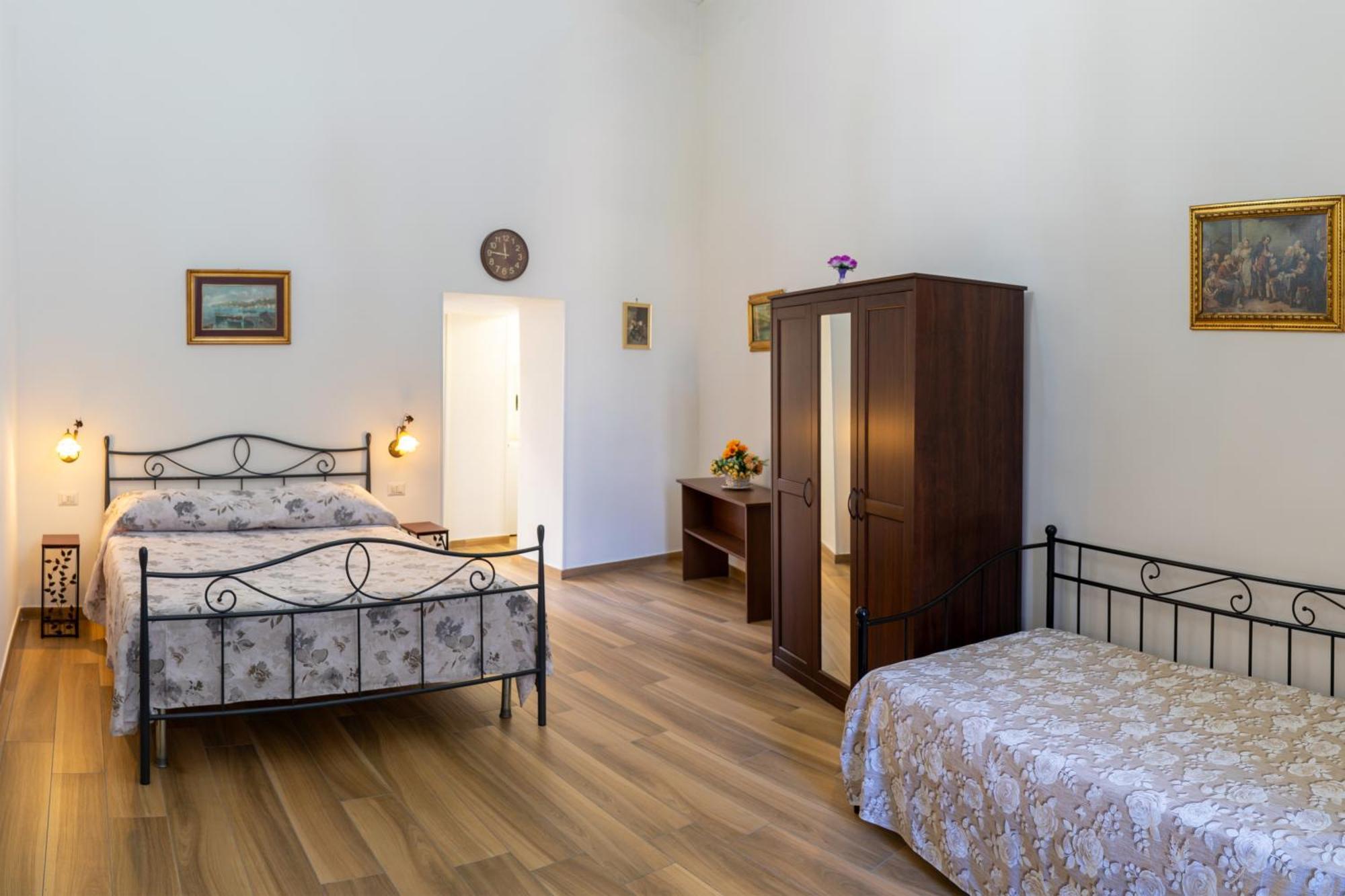 B&B Palazzo Sersale Napoli Luaran gambar
