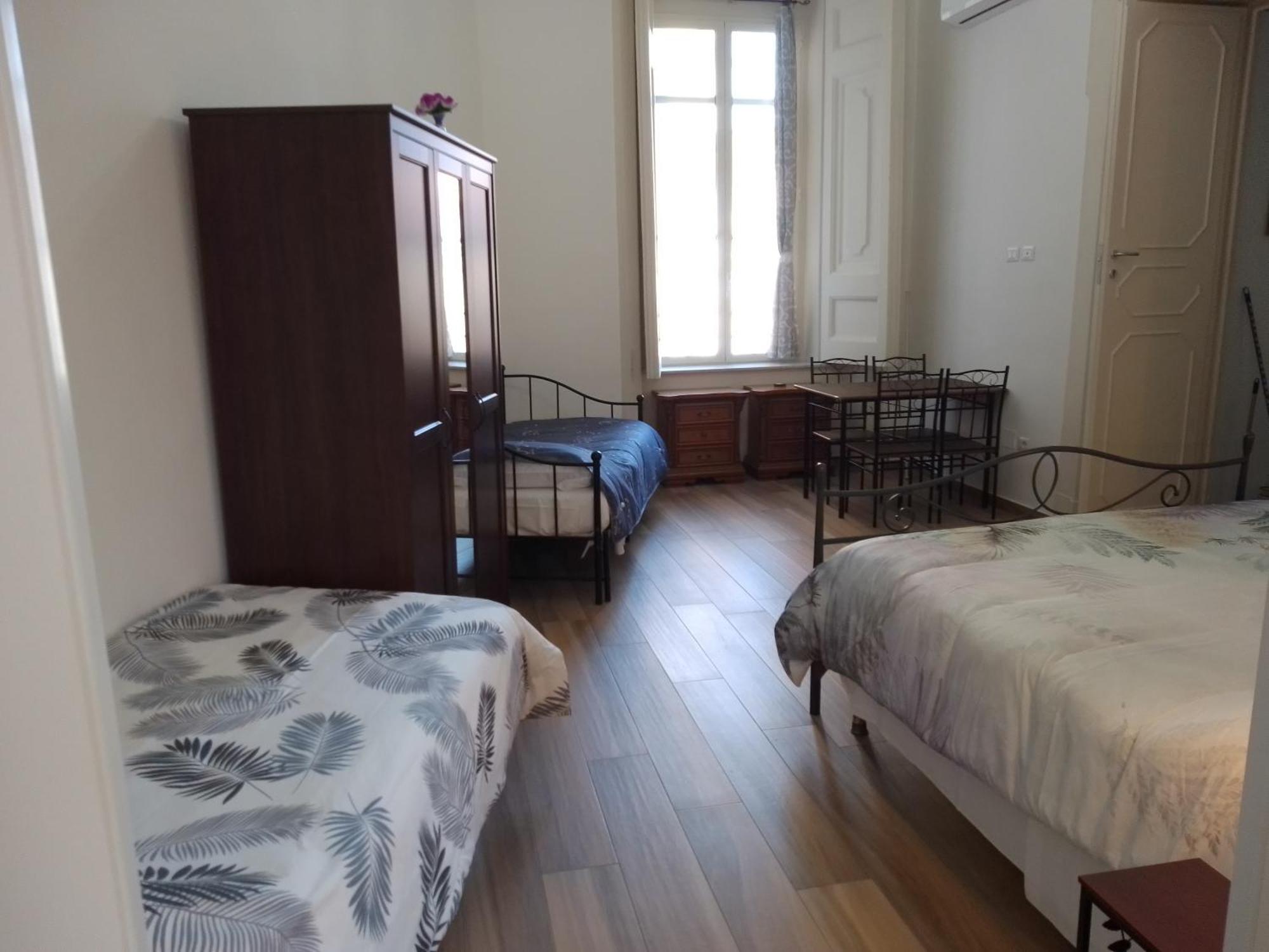 B&B Palazzo Sersale Napoli Luaran gambar