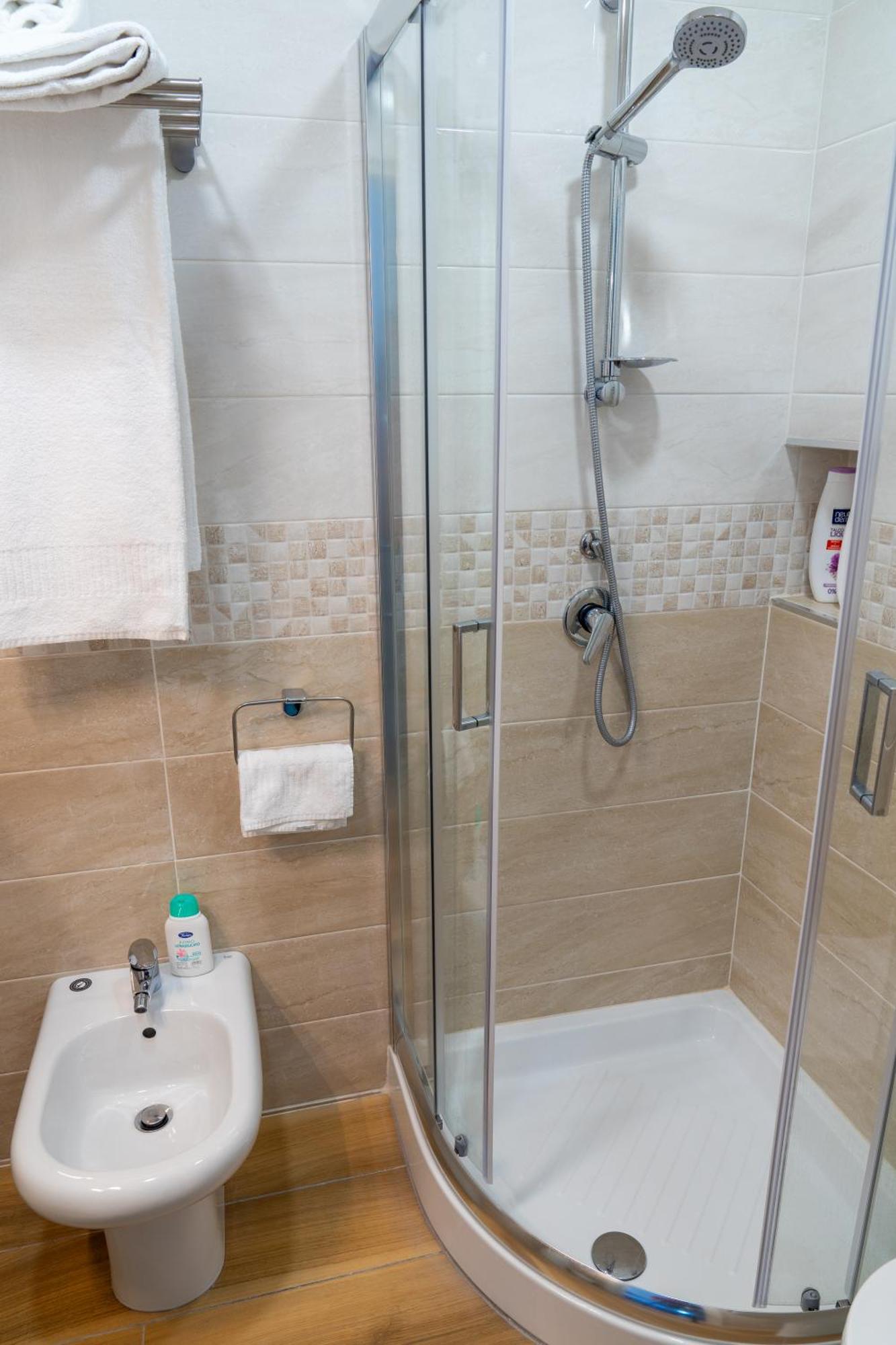 B&B Palazzo Sersale Napoli Luaran gambar